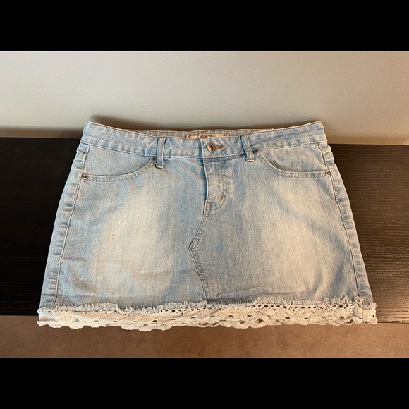 Mini jean skirt - Picture 2 of 6
